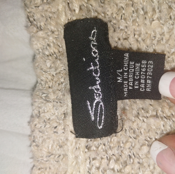 Skull sweater - Picture 2 of 2